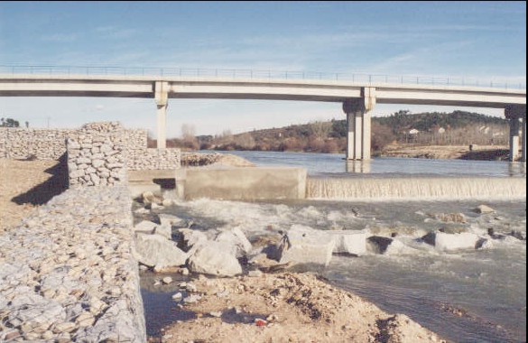 Ponte Sobre o Rio Zzere